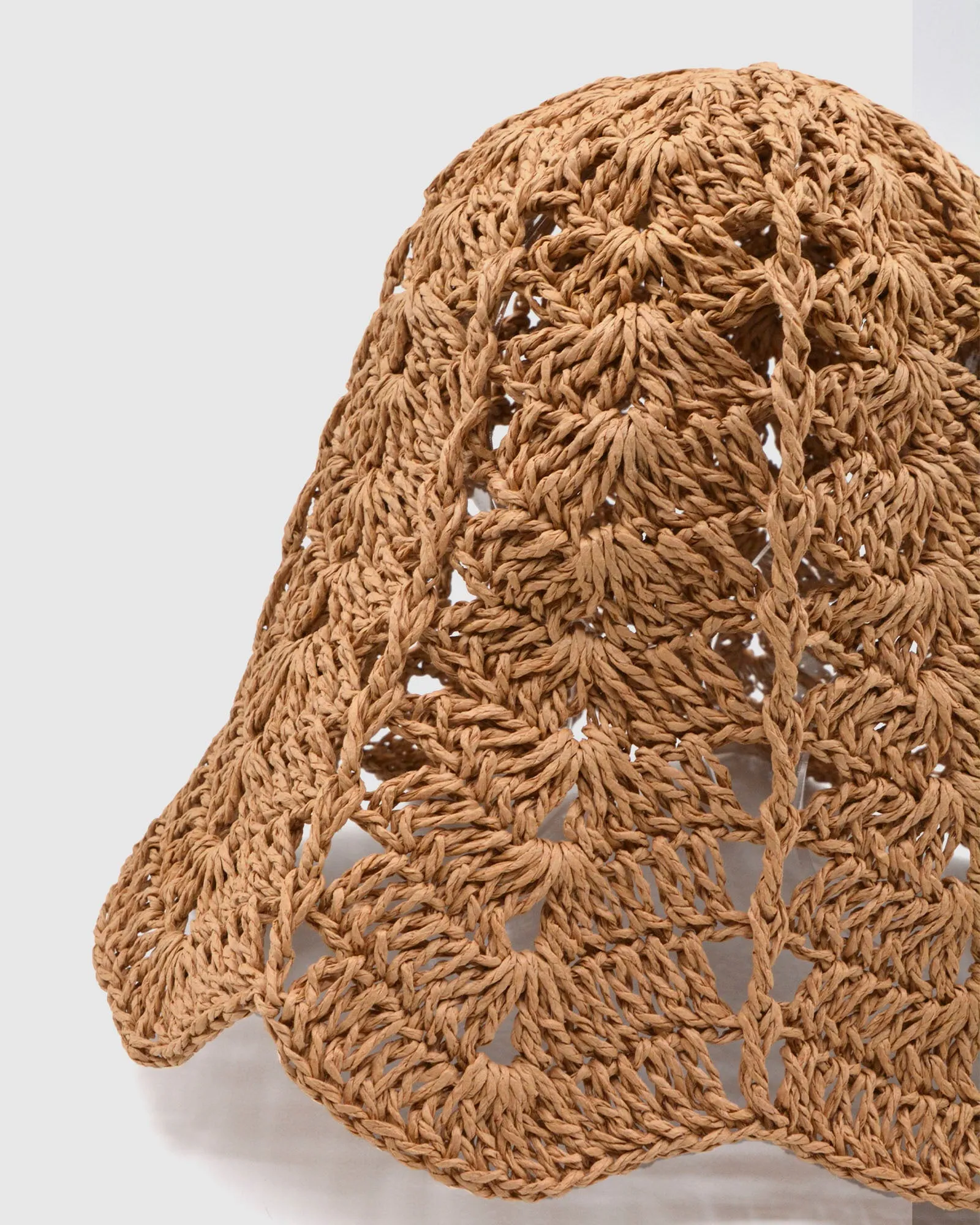 DAISY Crochet Bucket Hat (tan)