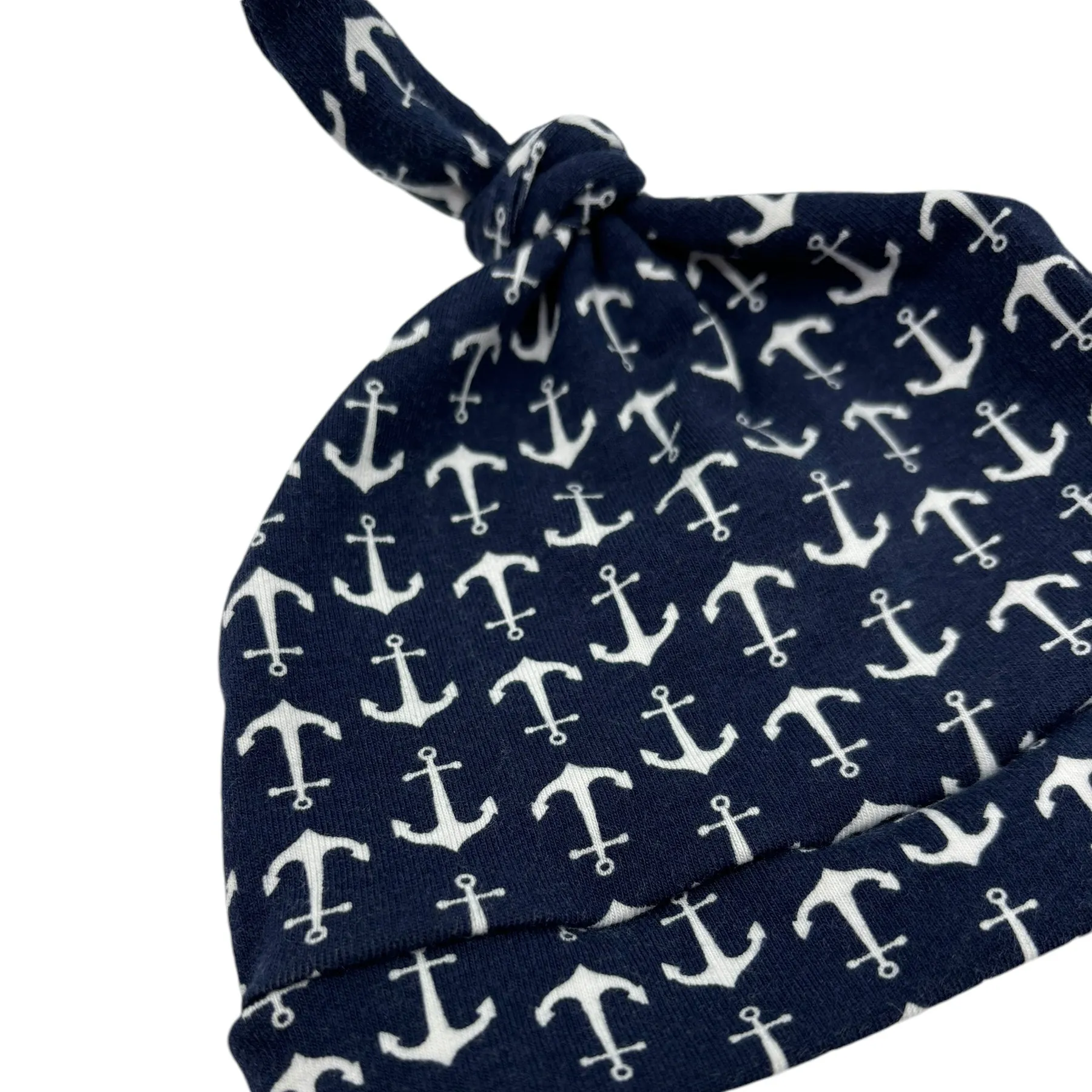 Knot Hat in Newborn: Anchors on Navy