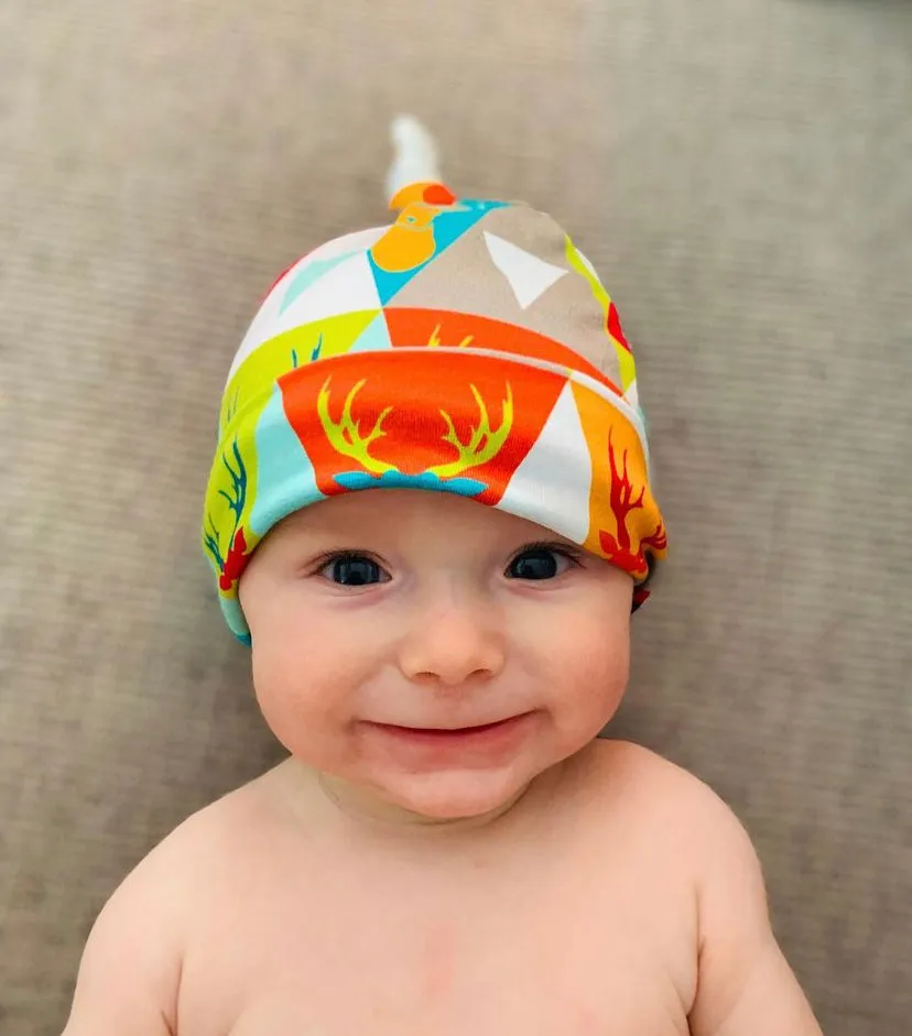 Knot Hat in Newborn: Plaid Black and White