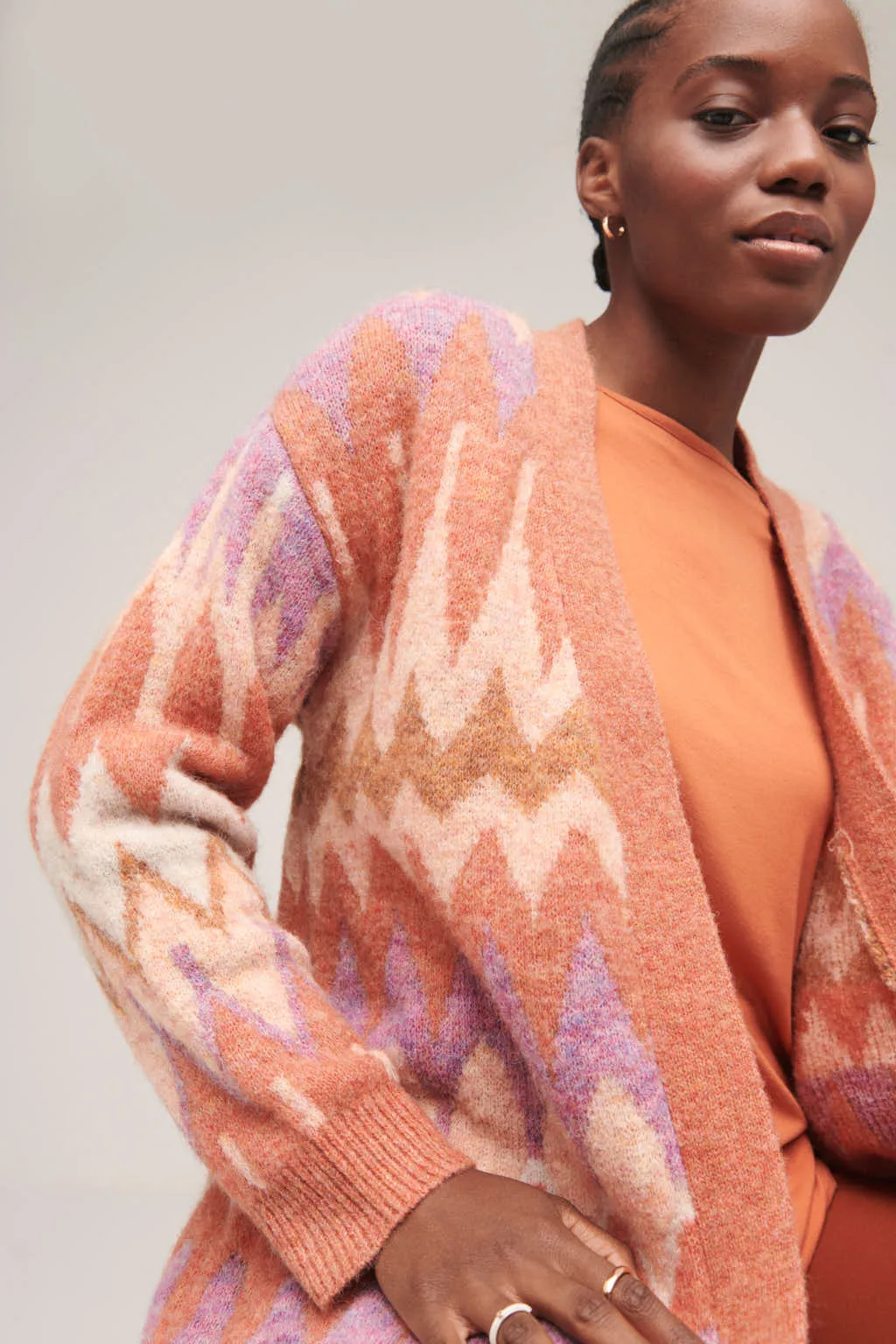 Lang vest met zigzag print | Surkana tricot jacquard coat orange