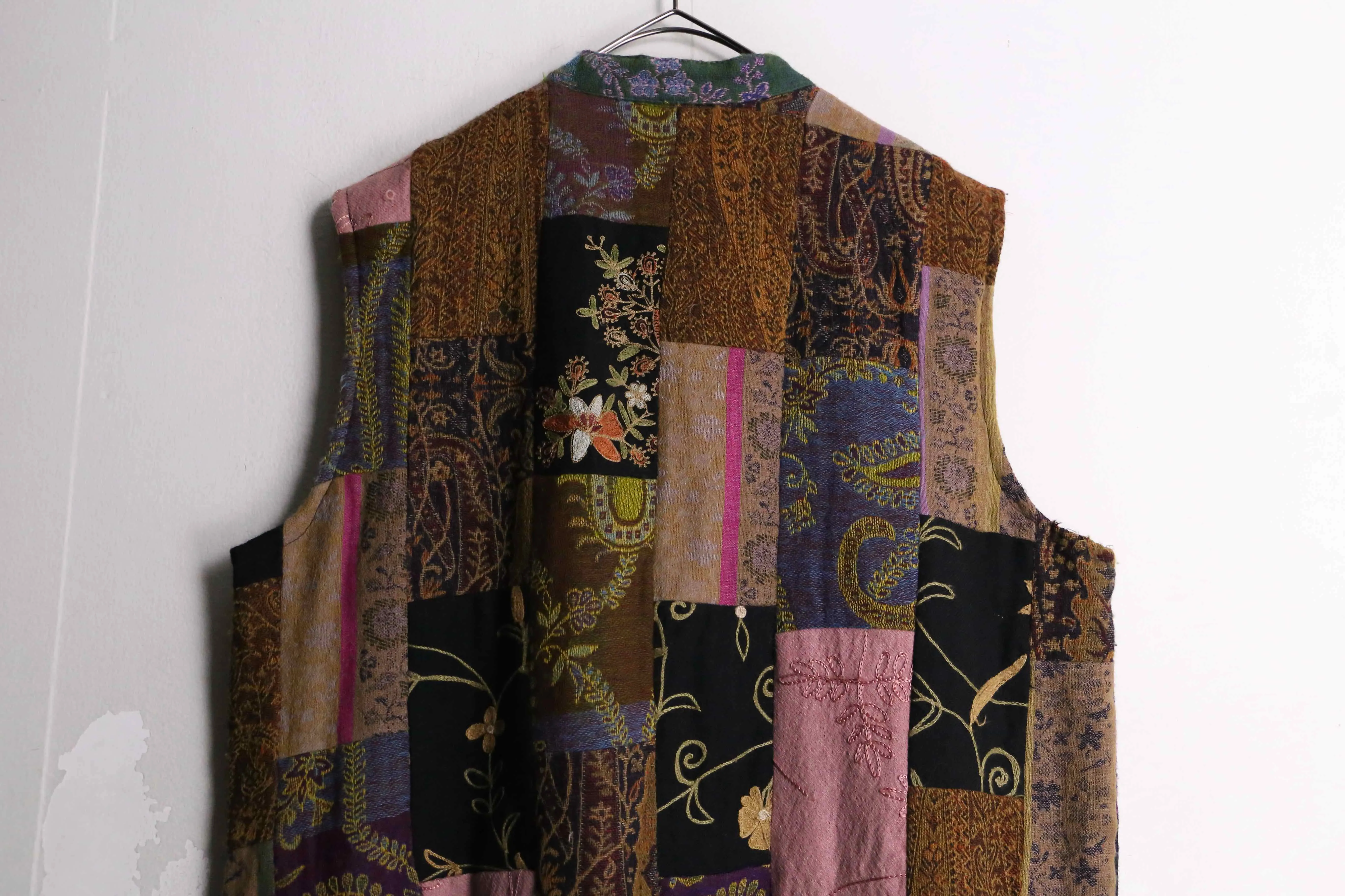 patchwork pattern china like design vest