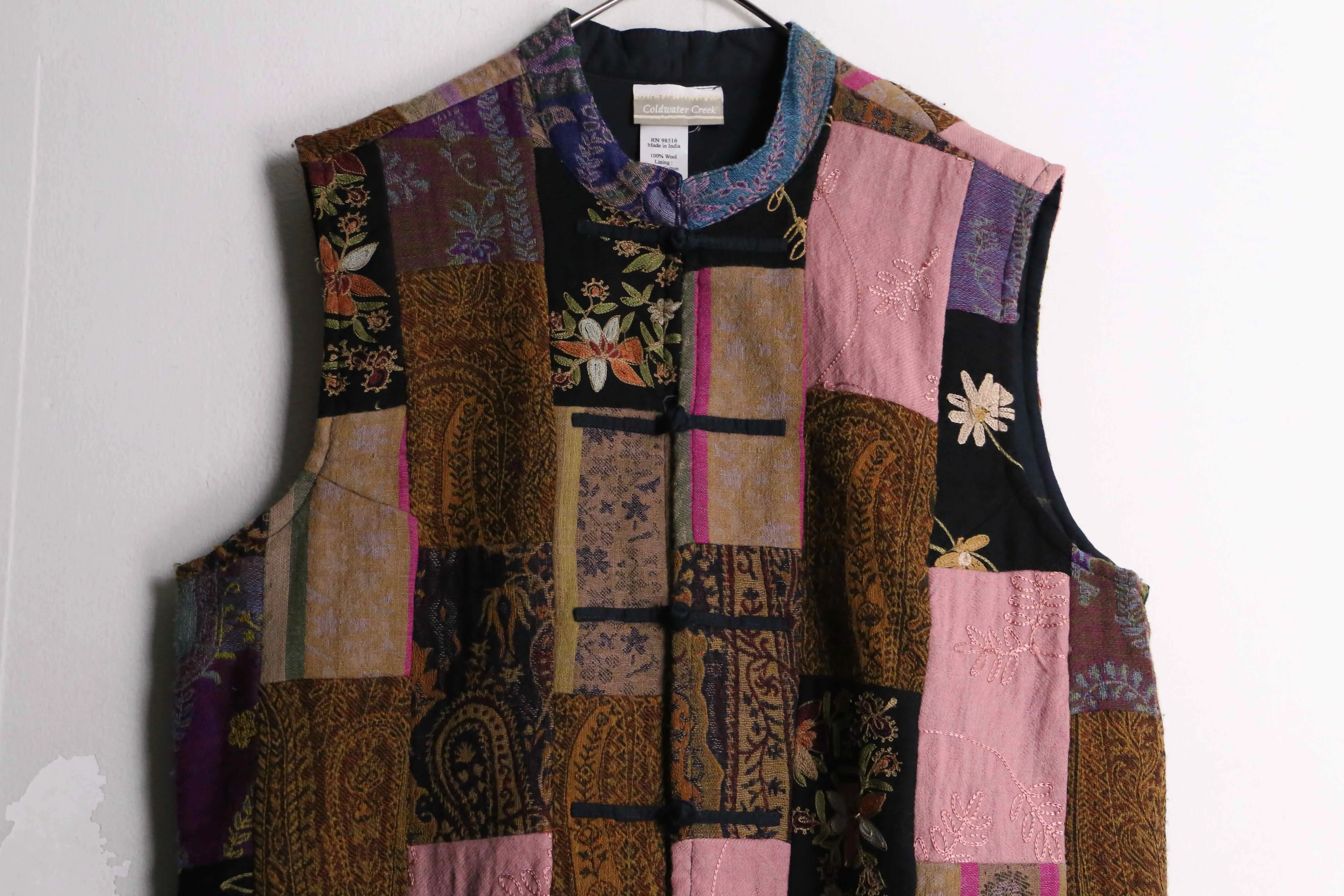 patchwork pattern china like design vest