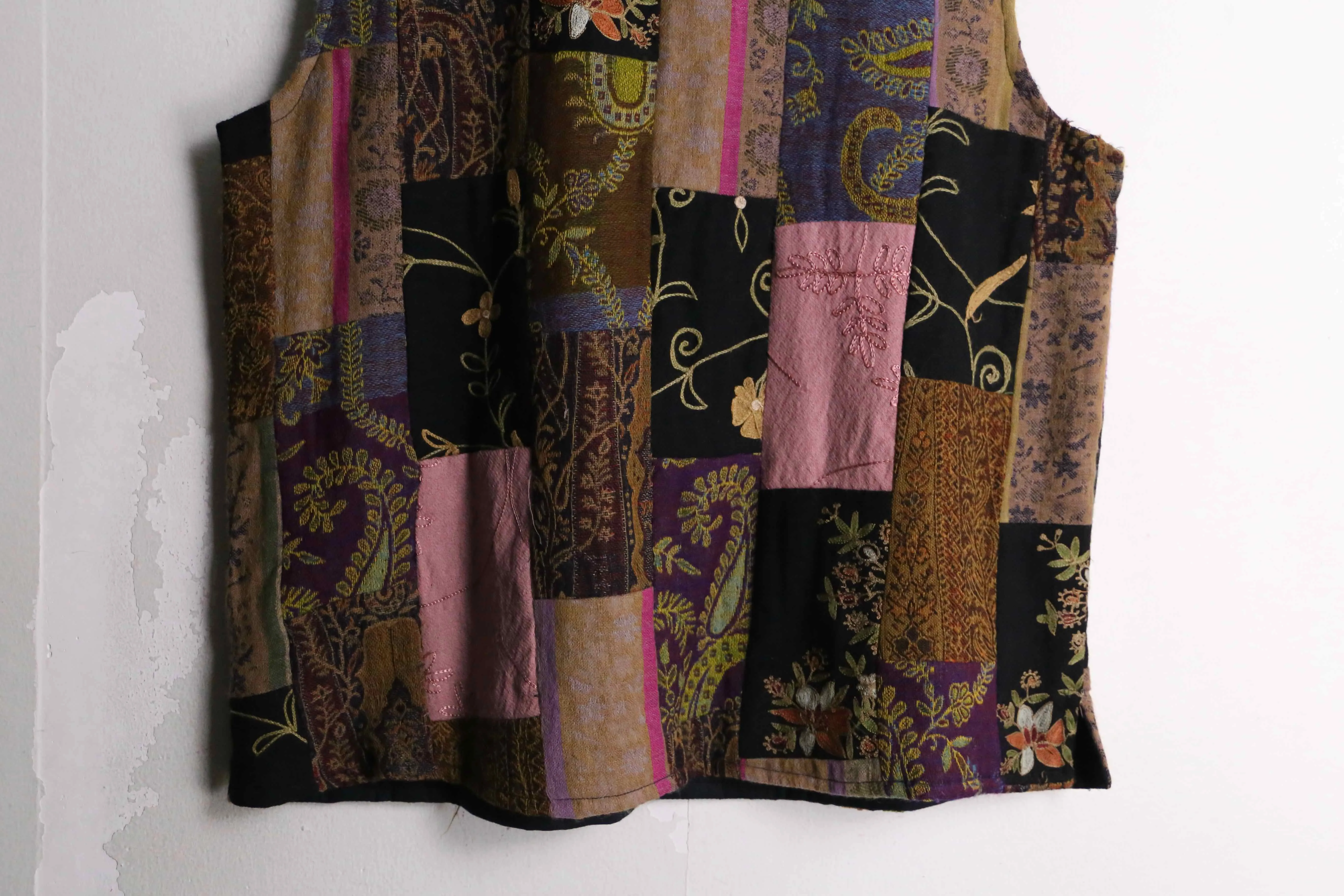 patchwork pattern china like design vest